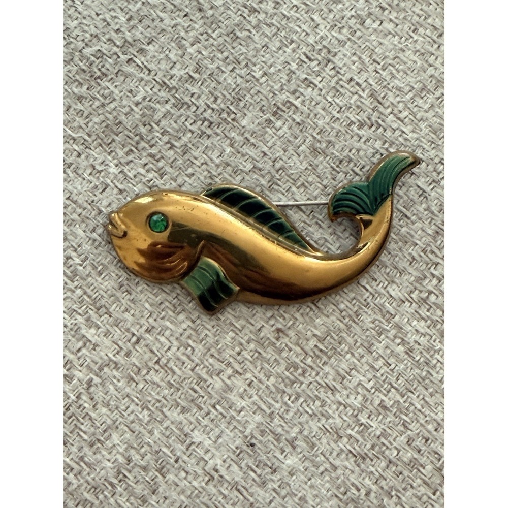 Vintage Gold Tone Fish Brooch Green Enamel Rhinestone Eye Mid Century Pin